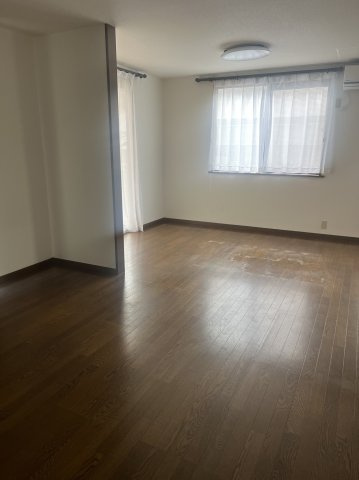 笠岡市大井南　お庭のある中古の居間・リビング