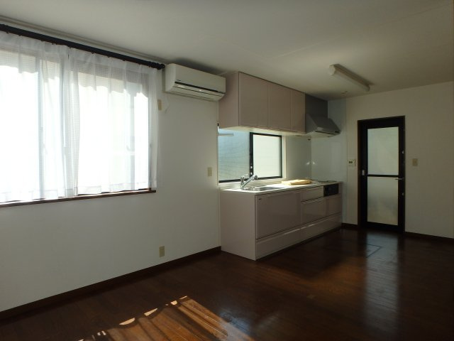 笠岡市大井南　お庭のある中古の居間・リビング