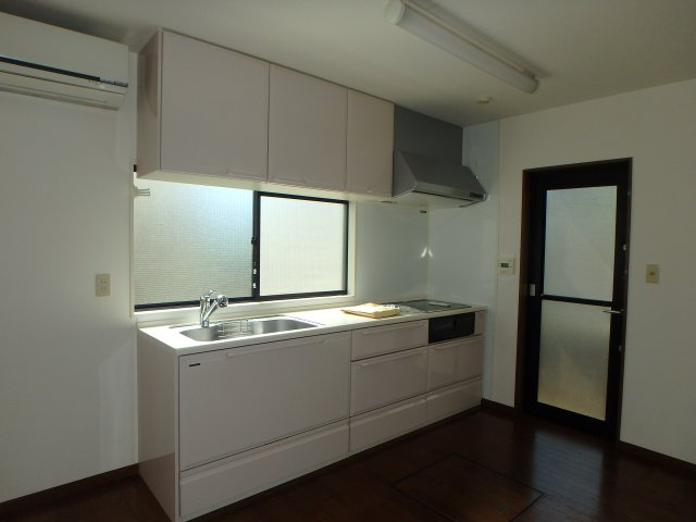 笠岡市大井南　お庭のある中古のキッチン