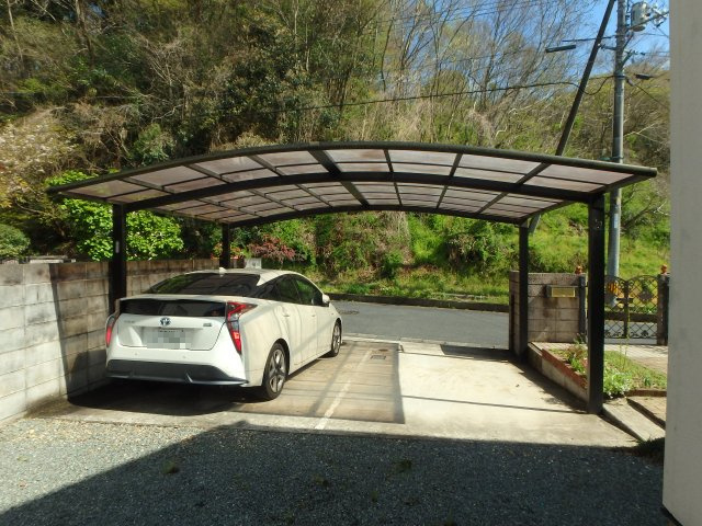 笠岡市大井南　お庭のある中古の駐車場