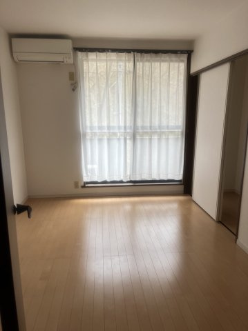 笠岡市大井南　お庭のある中古の洋室