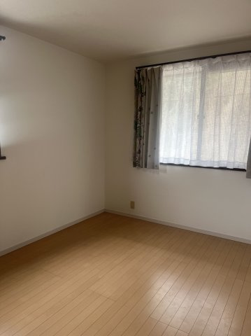 笠岡市大井南　お庭のある中古の洋室