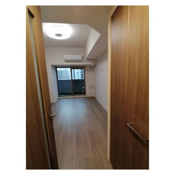 PHOENIX新大阪の洋室