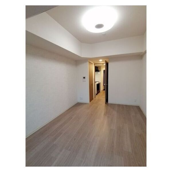 PHOENIX新大阪の洋室