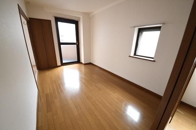 ファルコ中央の居間・リビング