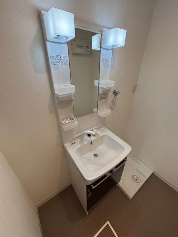 エステイトE東加古川の洗面所
