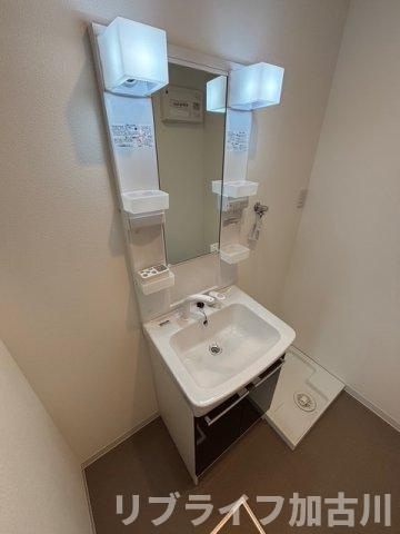 エステイトE東加古川の洗面所