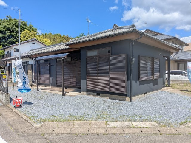 中古戸建　八幡町　平屋　の外観|2026年3月リフォーム済です。外壁塗装で好印象です。