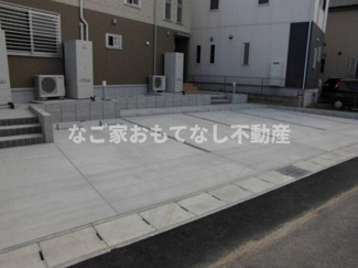 【駐車場】