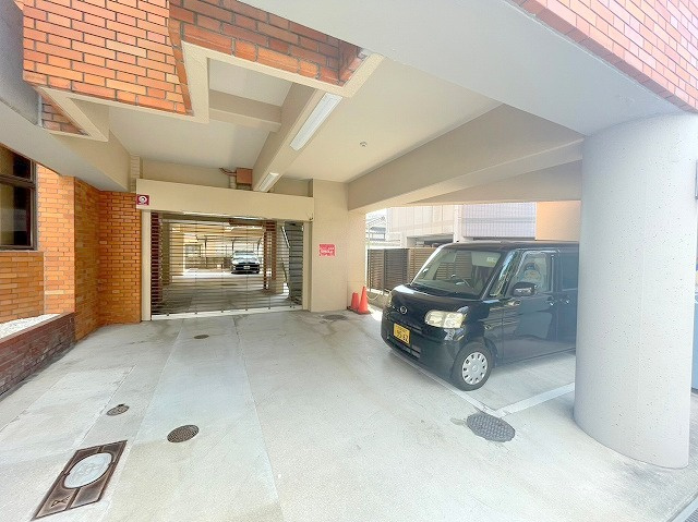 プランドール上新庄の駐車場
