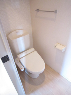 【トイレ】 | グランドール　A | ゆったりとした空間のトイレです