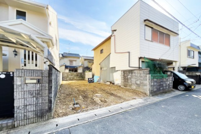 【外観】 | 西京区桂乾町　注文住宅　建築条件付き　土地 | 間口は約5.3ｍです。更地ですので、解体費用や撤去作業の手間がかからず、すぐに建築に進めます。