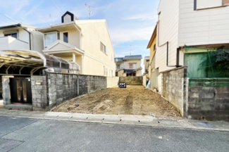 【外観】 | ショッピングセンター《ミュー阪急桂川》が車で約4分。《イオンモール京都桂川》も車で約12分と気軽にショッピングが楽しめます。