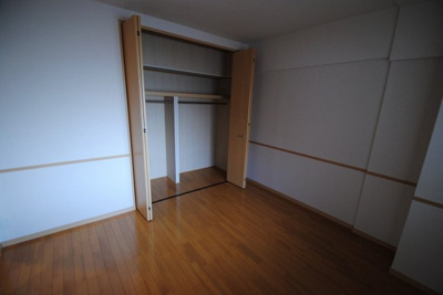 【寝室】 | スカイシャトレ日佐 | ※同建物別室の参考写真です