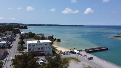 【周辺】 | 恩納村真栄田（全2区画オーシャンビュー） | 目の前は恩納村の海が広がります♪（ドローン撮影）