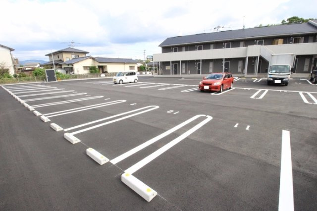 ベル・レーブ/ルーチェ・チアラの駐車場|駐車スペースもあります☆