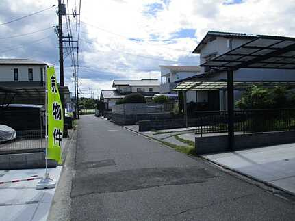 廿日市市住吉２丁目　新築一戸建て(全３棟)の前面道路含む現地写真