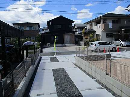 廿日市市住吉２丁目　新築一戸建て(全３棟)の駐車場