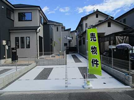 廿日市市住吉２丁目　新築一戸建て(全３棟)の駐車場