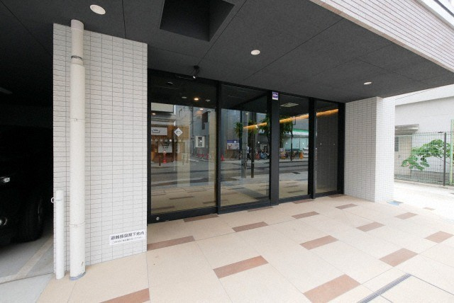 Metrosa弁天町のエントランス