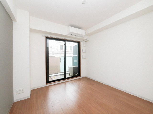 Metrosa弁天町の居間・リビング