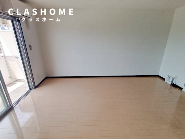 サンライズヒル   の居間・リビング|同物件の別部屋になります。