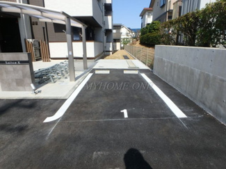 【駐車場】