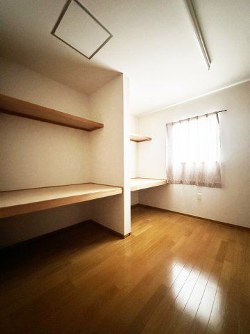 中央通二丁目一戸建の収納