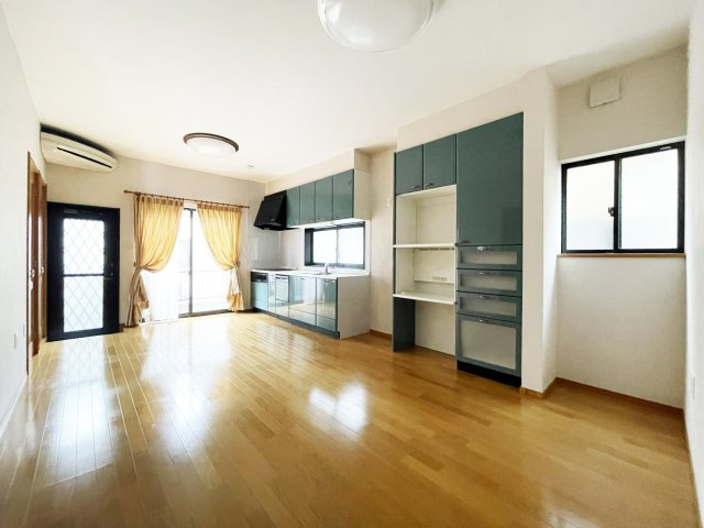 中央通二丁目一戸建の居間・リビング