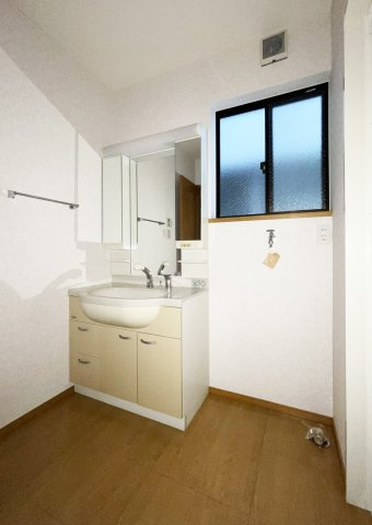 中央通二丁目一戸建の洗面所