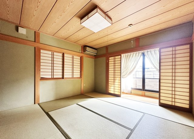 中央通二丁目一戸建の和室