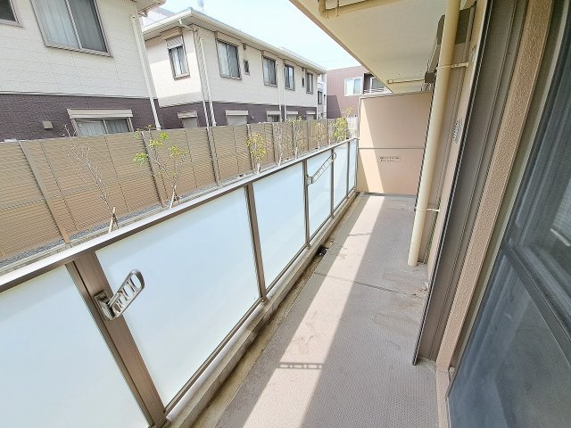 レジェンダリー甲子園浦風町のバルコニー