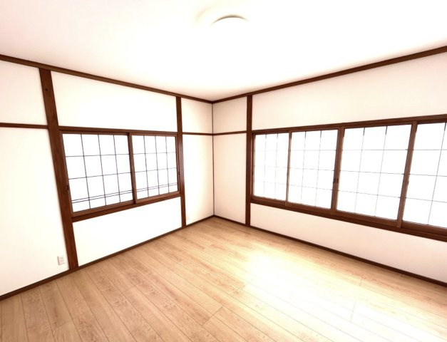 寒河江市下河原　売り住宅の洋室