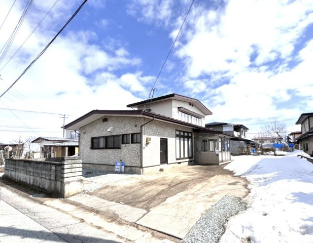 寒河江市下河原　売り住宅の外観