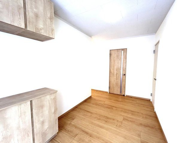 寒河江市下河原　売り住宅の玄関