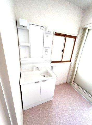 寒河江市下河原　売り住宅の独立洗面台