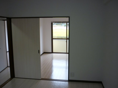 【洋室】 | エイトⅠ　２LDK