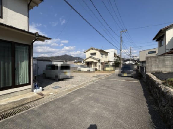 中古戸建　高取南１丁目の前面道路含む現地写真