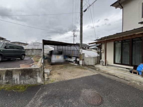 中古戸建　高取南１丁目の駐車場