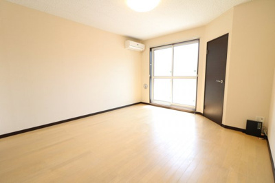 【居間・リビング】 | レオネクストイン園部 | 家具家電設置をご希望の場合はご相談にのらせて頂きます。