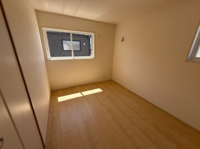 【洋室】 | 紫波町高水寺 | 日当たり良好で収納も充実した使いやすい洋室です