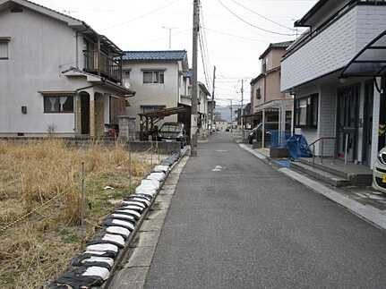広島市安佐南区山本４丁目　土地(全5区画)の前面道路含む現地写真