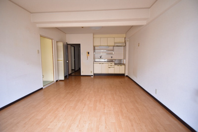 【内装】 | ギャレ近大前