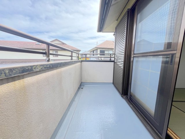 美しが丘南４丁目6-13戸建のバルコニー