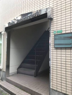 【エントランス】 | 落ち着いたエントランスです