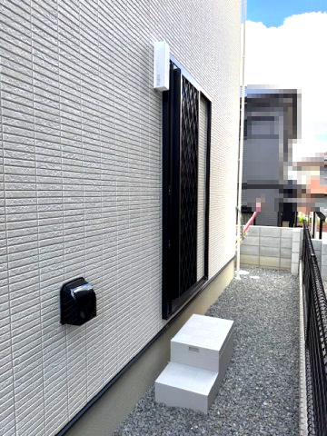 【その他】 | ライフフィールド大野台1丁目Ⅲ　1号地 | ゴミ出しや買い物など何かと便利な勝手口付き！たくさんの買い物をしても、外からキッチンに直接荷物を運べます。