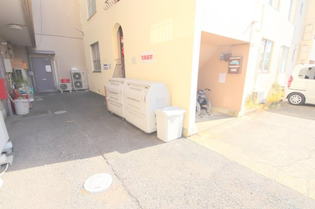 第一中村ビルのエントランス
