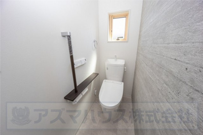 【トイレ】 | ライフフィールド大野台1丁目Ⅲ　2号地 | 各階にトイレがあるので、朝の混雑も解消！トイレのたびに階段を上り下りする手間もありません。