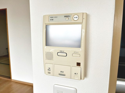 【防犯設備】 | 光明池アーバンライフ | 【TVモニター付きインターフォン】 防犯設備として欠かせないTVモニター付きインターフォンがあります♪