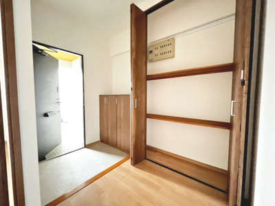 【玄関】 | 光明池アーバンライフ | 【玄関】シューズボックス付き！スッキリ片付きますね♪